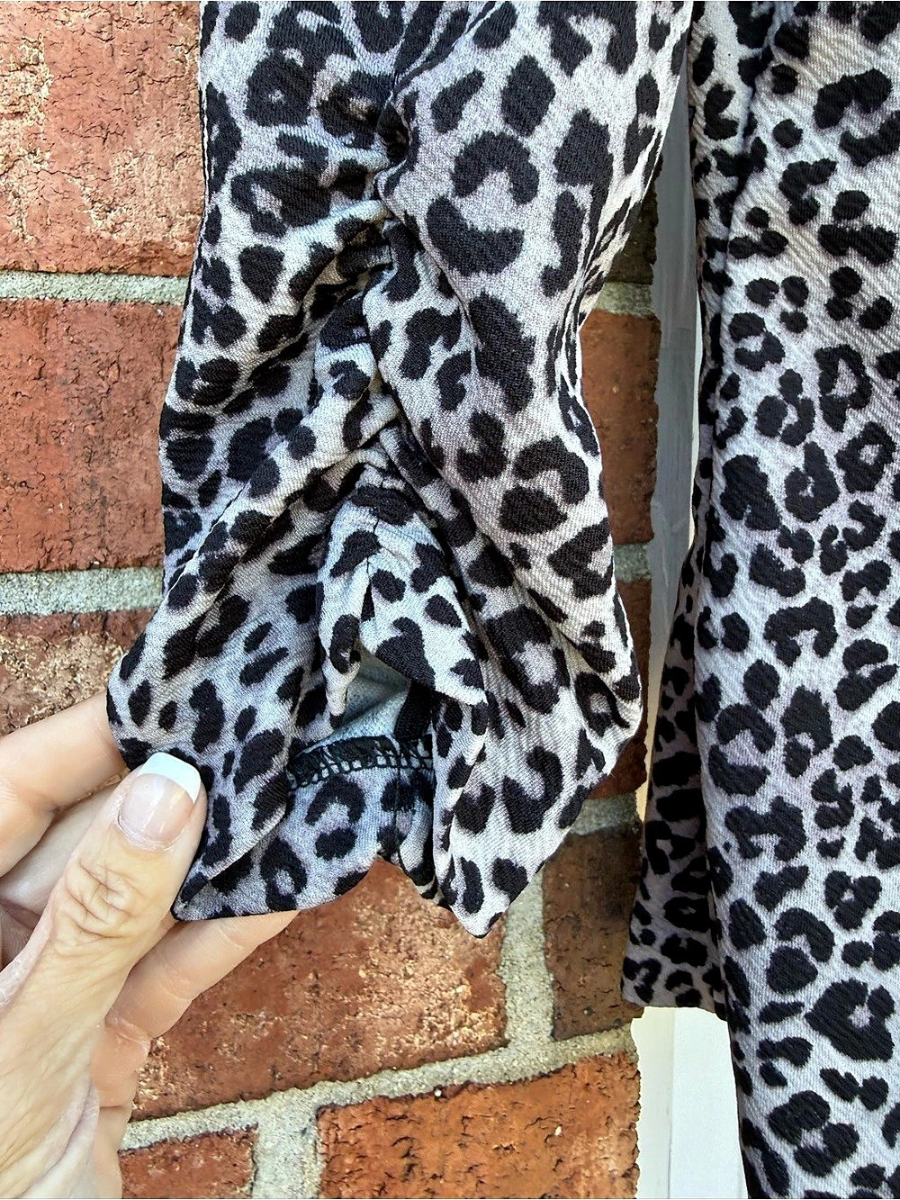 Ellen & Company Leopard Print Blazer in Gray & Black Size Small - Picture 5 of 6